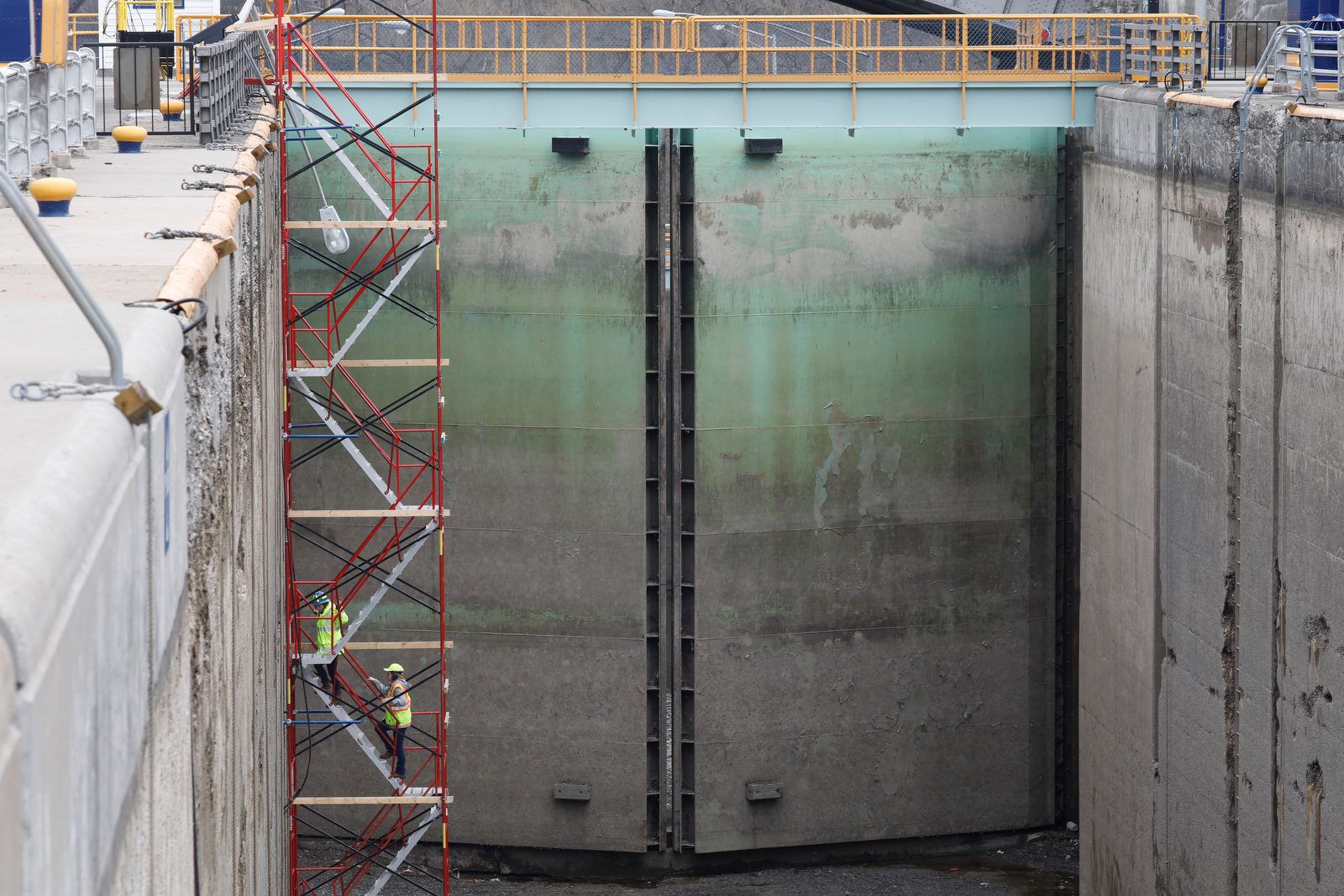 A Closer Look: Navigating the Lockport Locks